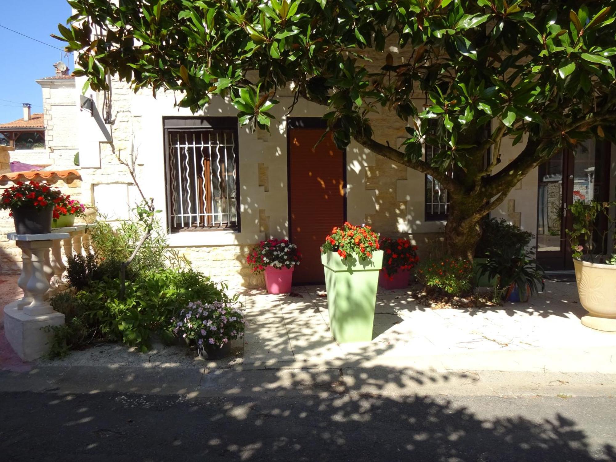 Aux Orangers Luxé Exterior foto